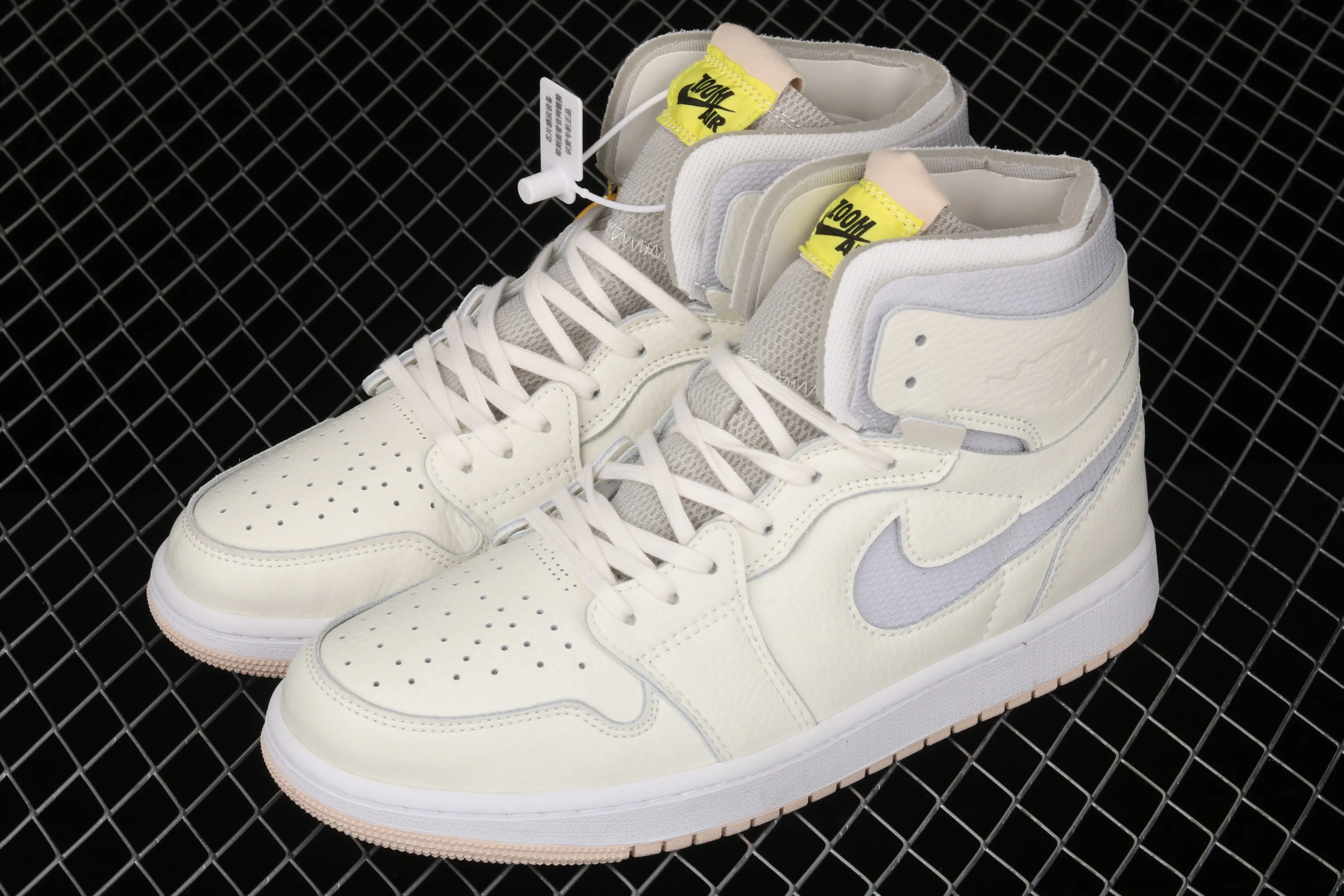 All categories Air Jordan Jordan series basketball shoes Air Jordan 1 High G version Air Jordan 1 Zoom Air CMFT AJ1 Joe 1 Pearl White high-top basketball shoes CT0979-107